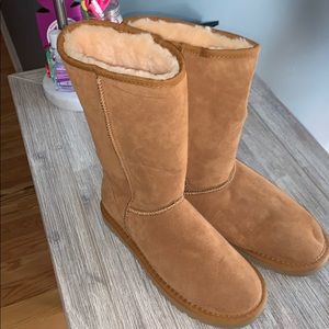Brand new, barely worn Uggs